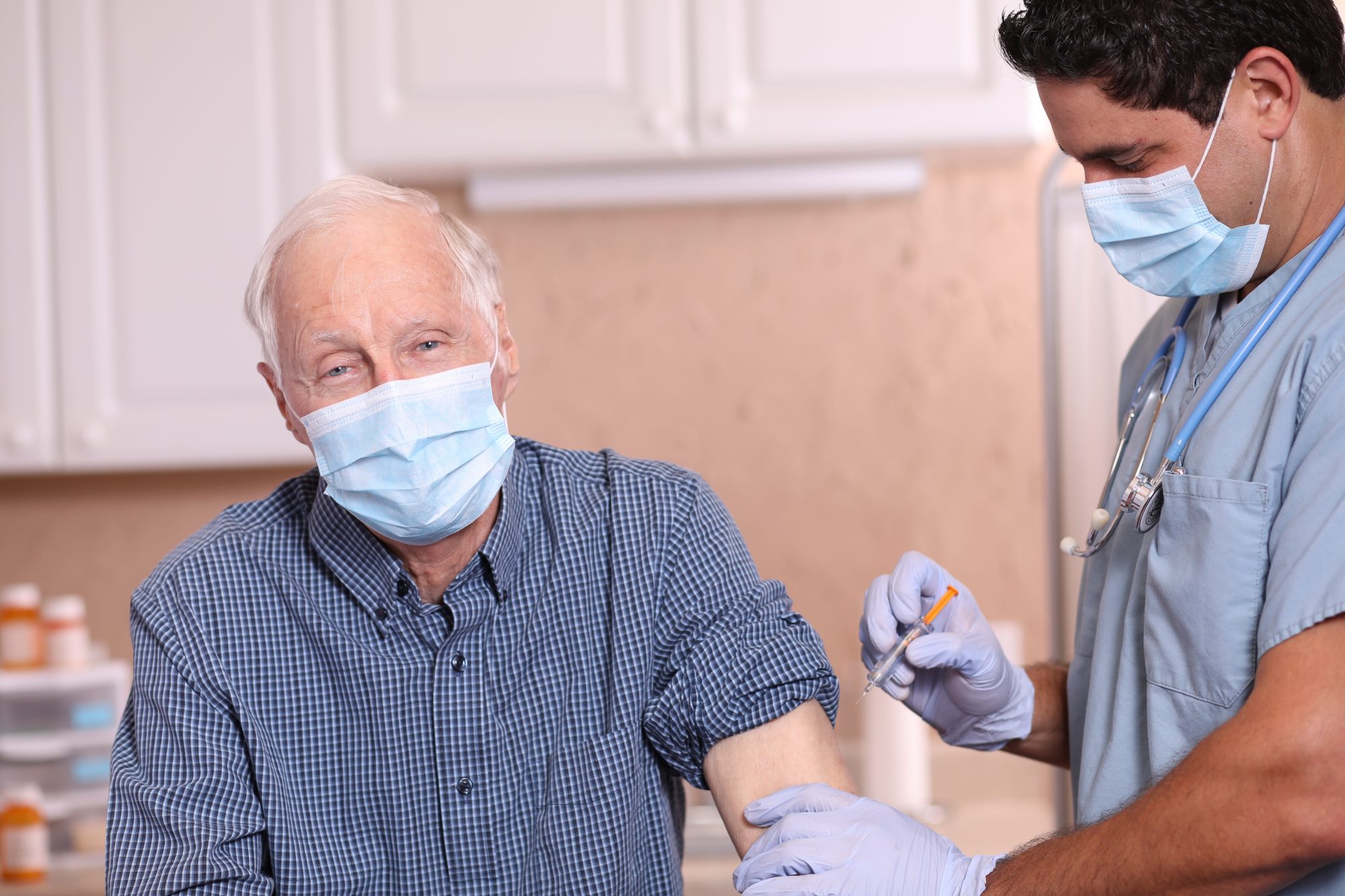 Взрослый больной. Маска и вакцина. Пациент в маске вакцина. Im vaccinated Mask. Губернатор штата Техас вакцинация маски.